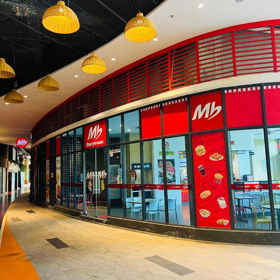 Cozy 2b1r Forest Near Tuas Duty Free Shop *