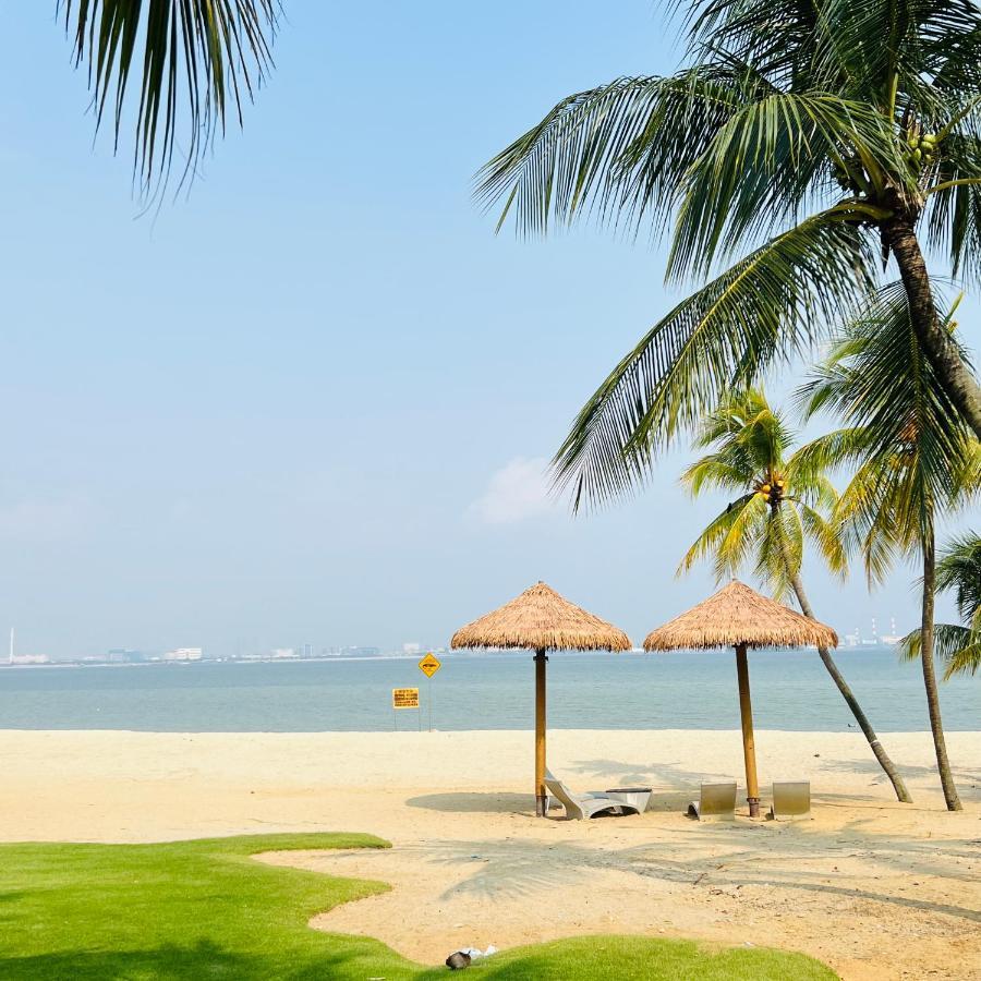 Cozy 2b1r Forest Near Tuas Duty Free Shop