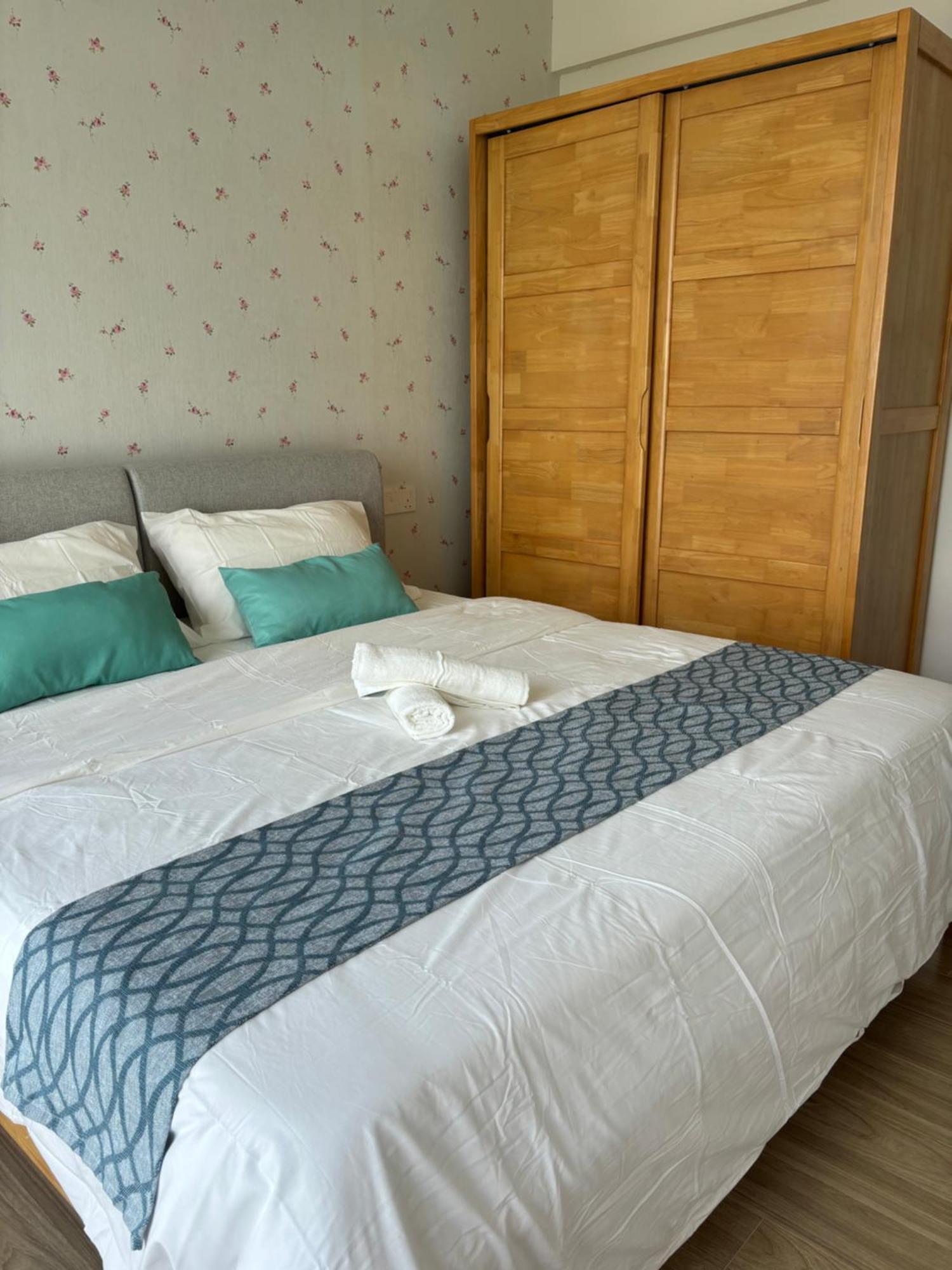 Cozy 2b1r Forest Near Tuas Duty Free Shop Apartment