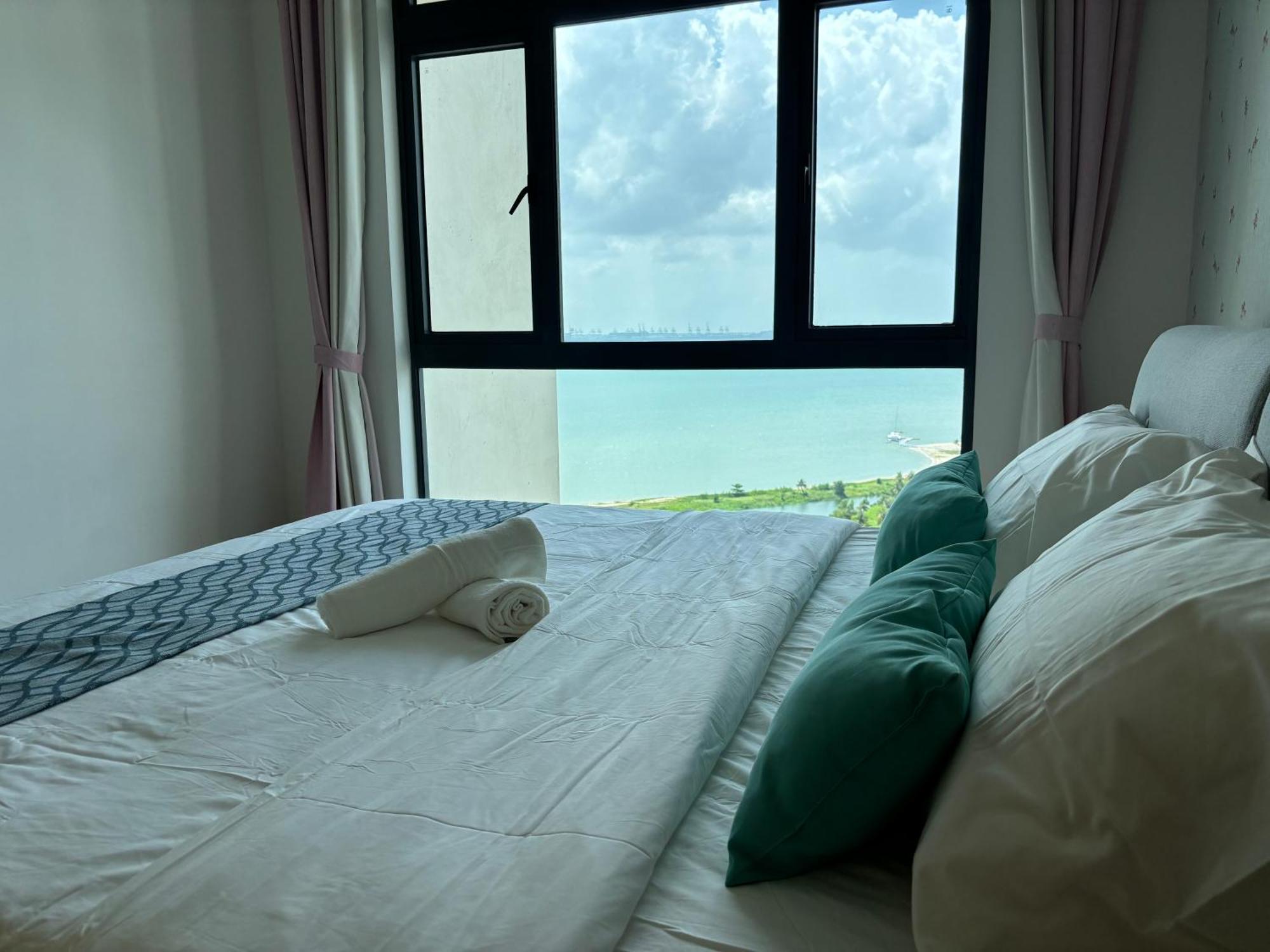 Apartment Cozy 2b1r Forest Near Tuas Duty Free Shop *