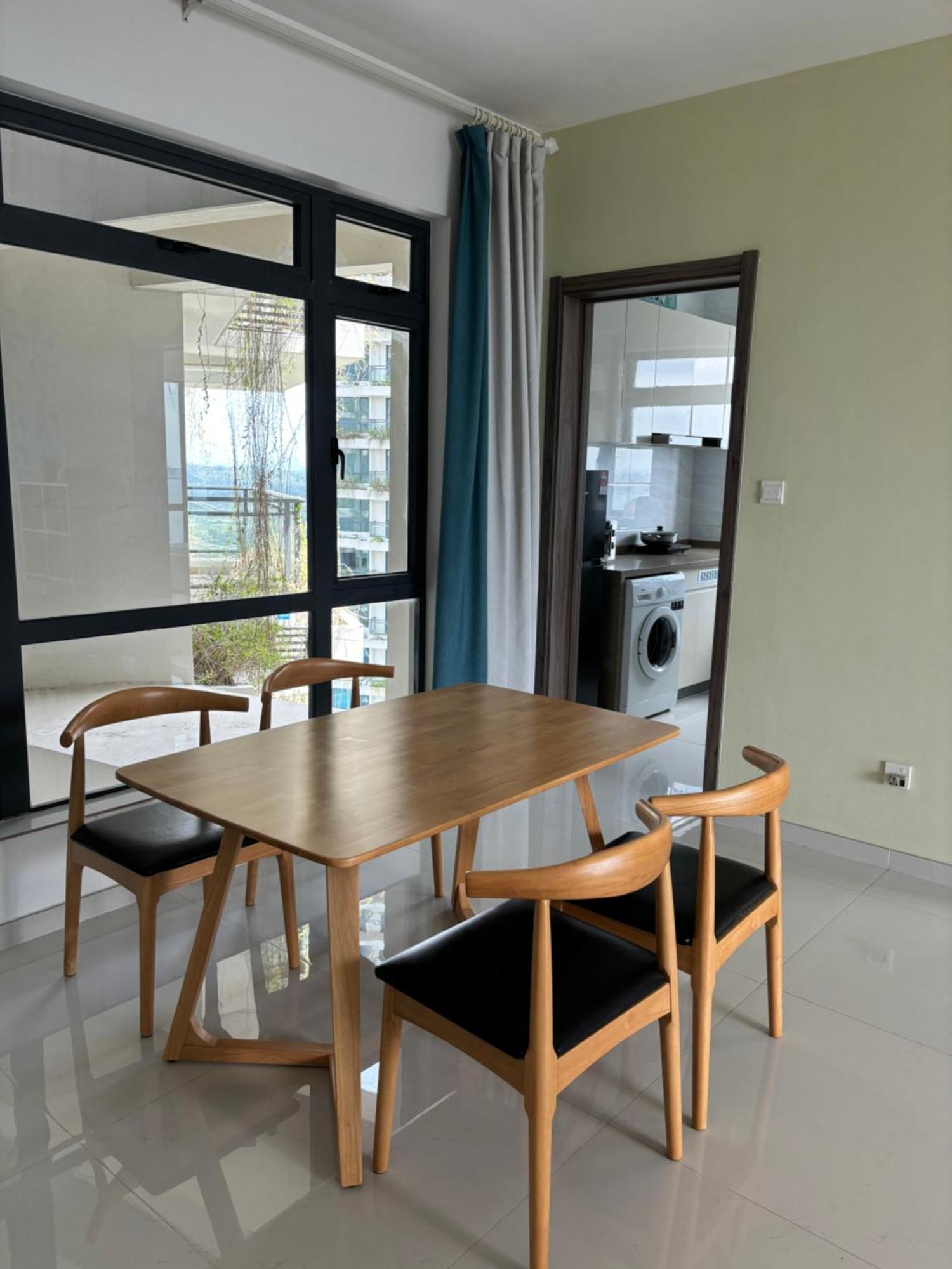 Cozy 2b1r Forest Near Tuas Duty Free Shop *