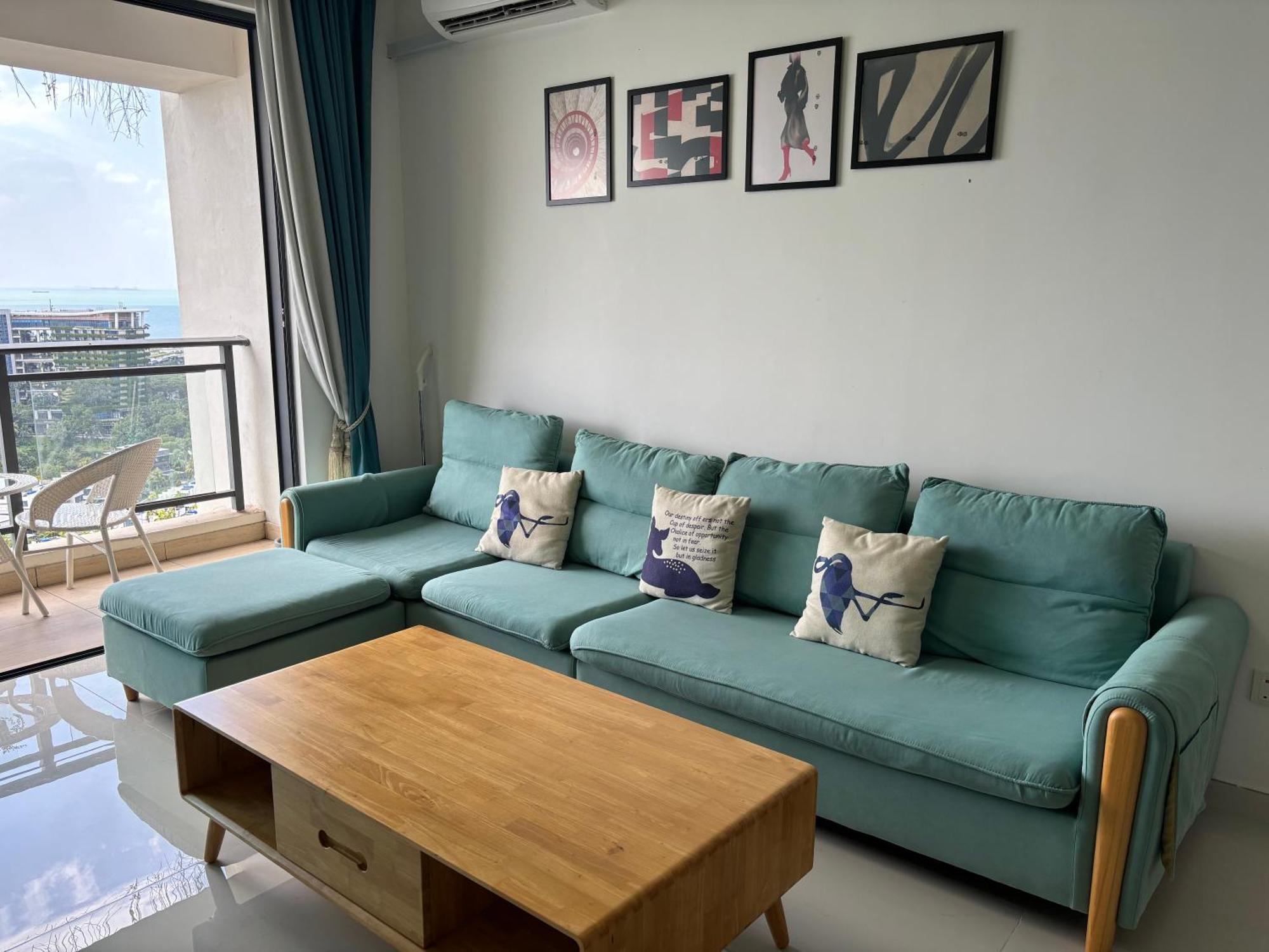 Cozy 2b1r Forest Near Tuas Duty Free Shop