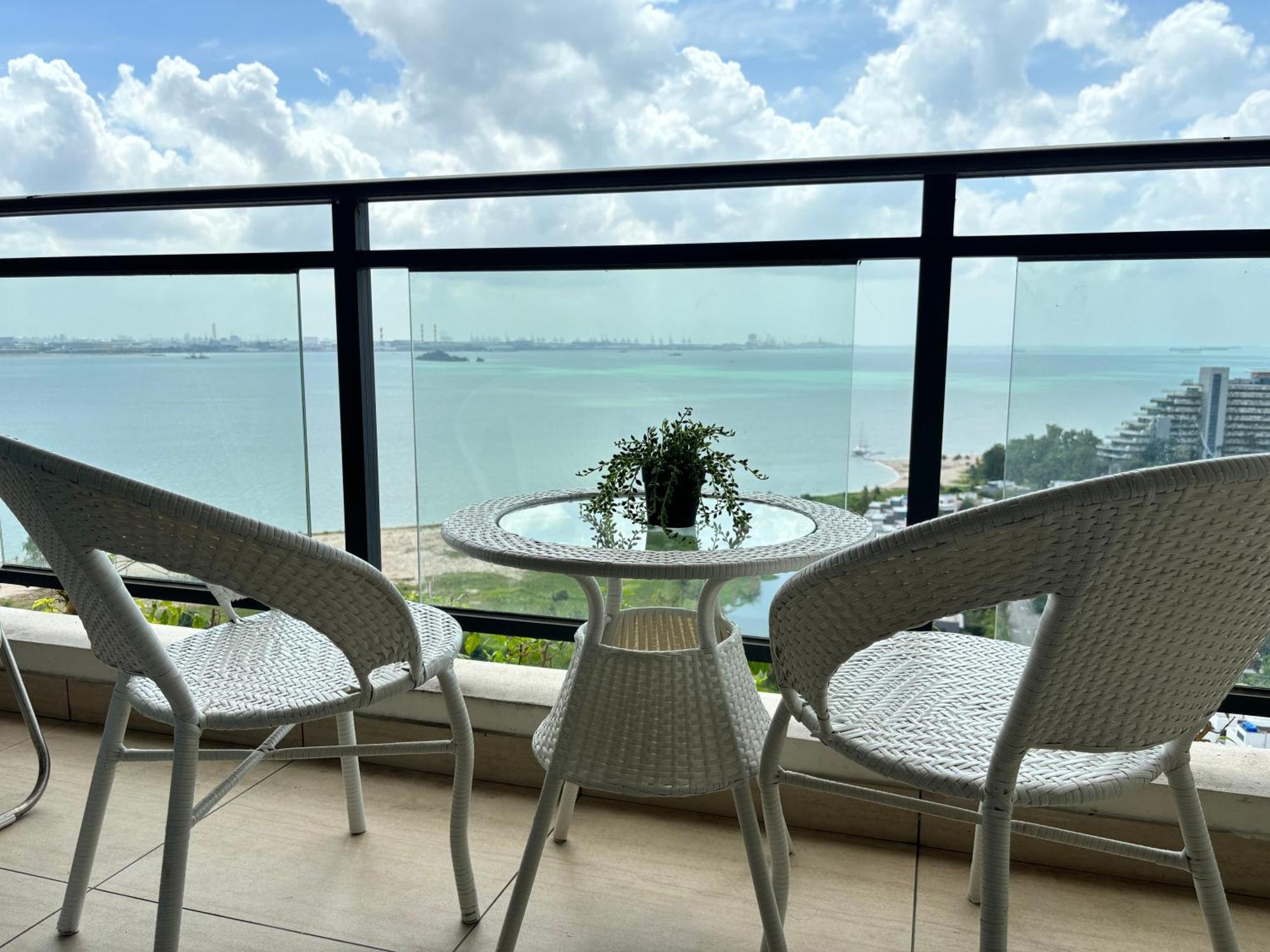 Cozy 2b1r Forest Near Tuas Duty Free Shop Apartment *